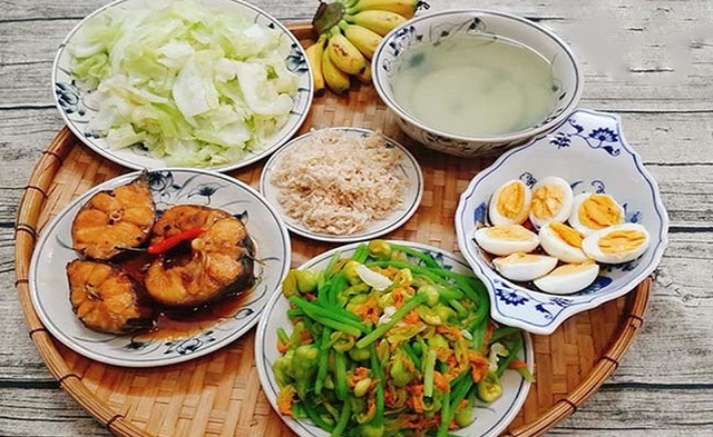 Được hàng xóm giúp đỡ lúc bệnh tật khốn khó, cụ ông viết bức thư tay đầy cảm động: Tình xóm giềng cô giúp đỡ rất quý, không lời cảm ơn nào xứng đáng - Ảnh 1. Được hàng xóm giúp đỡ lúc bệnh tật khốn khó, cụ ông viết bức thư tay đầy cảm động: Tình xóm giềng cô giúp đỡ rất quý, không lời cảm ơn nào xứng đáng - Ảnh 1.