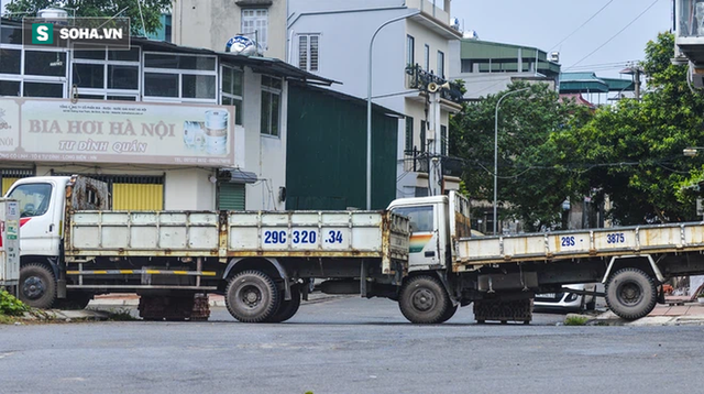  Hà Nội: Dùng thùng container, xe tải, 20.000 viên gạch để lập chốt chặn - Ảnh 6.