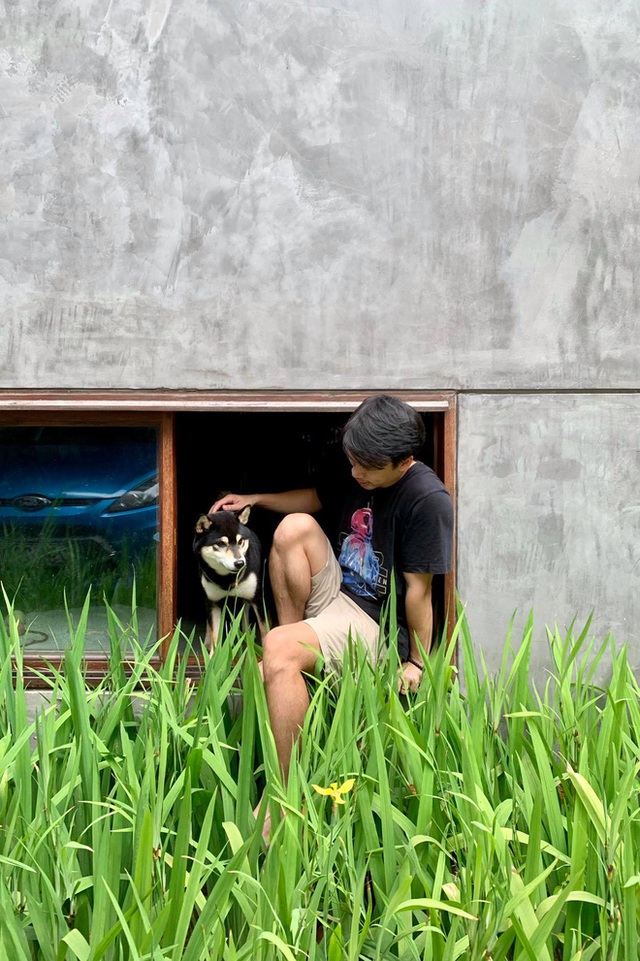  Vợ chồng 8X xây nhà 3,5 tỷ tại Long Biên: Bên ngoài là khối hộp cao 9m nhưng trong nhà lại ngập nắng chill bất ngờ - Ảnh 11.