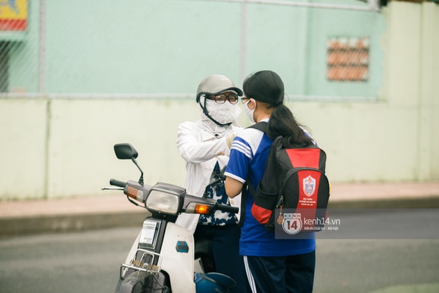 Ảnh: Hơn 1 triệu thí sinh làm thủ tục thi tốt nghiệp THPT 2021, “cuộc chiến” chính thức bắt đầu - Ảnh 36.