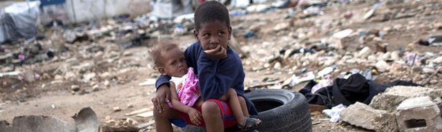  Cận cảnh cái nghèo ở Haiti nơi Tổng thống vừa bị ám sát: May mắn mới kiếm được 70.000 đồng/tuần, cái đói đáng sợ hơn virus Corona - Ảnh 1.