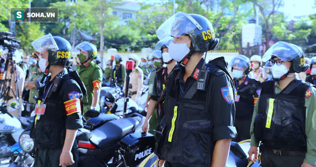  Cảnh tượng chưa từng thấy ở Đà Nẵng, đường phố không một bóng người - Ảnh 3.