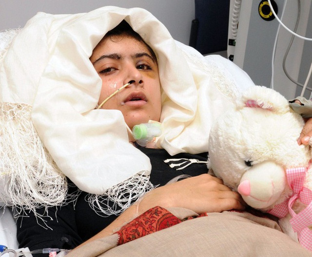 Malala Yousafzai: Cô gái chết đi sống lại sau phát súng của Taliban, vượt cửa tử trở thành biểu tượng lên tiếng bảo vệ phụ nữ Afghanistan ngay lúc này - Ảnh 3.