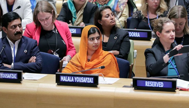 Malala Yousafzai: Cô gái chết đi sống lại sau phát súng của Taliban, vượt cửa tử trở thành biểu tượng lên tiếng bảo vệ phụ nữ Afghanistan ngay lúc này - Ảnh 4.