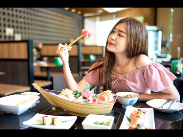  5 thói quen tai hại khiến mỡ bụng ngày càng dày lên, đặc biệt việc số 2 rất nhiều phụ nữ ăn kiêng mắc phải  - Ảnh 3.
