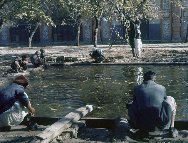 Chùm ảnh Afghanistan thập niên 60, trước thời kì Taliban: Hiền hòa, yên bình và đẹp như một giấc mơ - Ảnh 19.