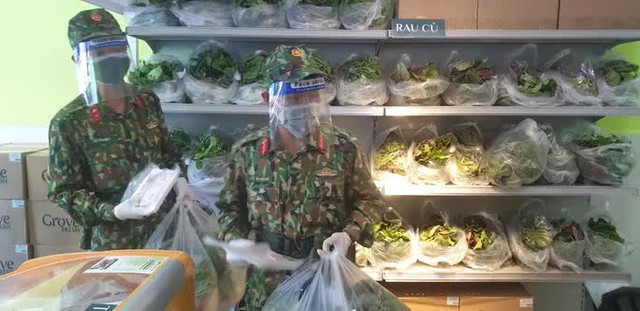   Ho Chi Minh City: Opening an automatic store, receiving orders for 1,200 fruit and vegetable combos on the first day - Photo 7.