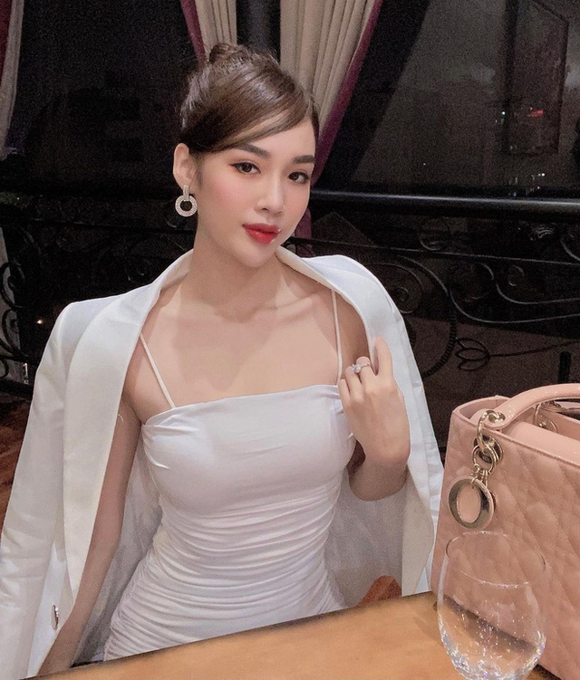 Cô gái xinh đẹp bỏ ngân hàng làm tiếp viên hàng không: Từng bị gạ đi tour giá 10.000 đô, làm sugar baby 50 triệu/ tháng - Ảnh 7. Cô gái xinh đẹp bỏ ngân hàng làm tiếp viên hàng không: Từng bị gạ đi tour giá 10.000 đô, làm sugar baby 50 triệu/ tháng - Ảnh 7.