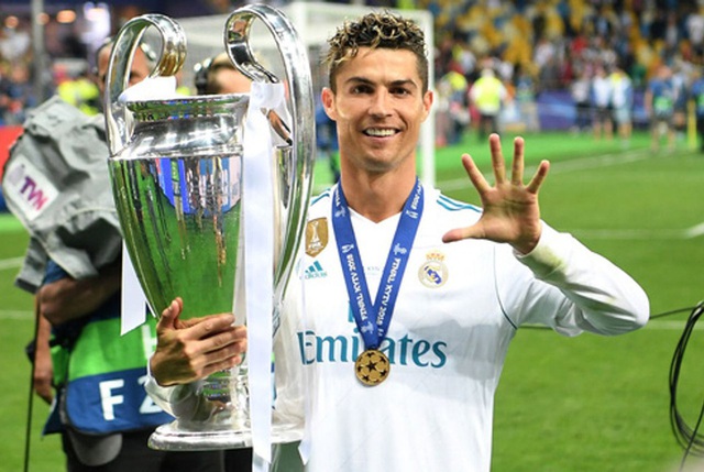  Cristiano Ronaldo trở lại Manchester United, trong cơn mưa vỗ về thanh xuân - Ảnh 3.