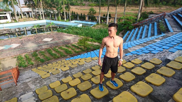 Gặp YouTuber gan to từng review mọi địa điểm ghê rợn ở Việt Nam, lần đầu tiết lộ về những thứ mắt thường không nhìn thấy - Ảnh 2. Gặp YouTuber gan to từng review mọi địa điểm ghê rợn ở Việt Nam, lần đầu tiết lộ về những thứ mắt thường không nhìn thấy - Ảnh 2.