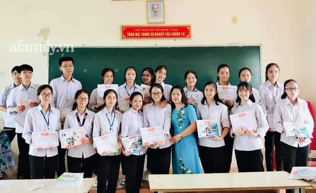  Gặp gỡ cô giáo miền núi dạy dỗ 36/44 em đạt điểm 9 môn Văn, 1 em được tuyển thẳng vào Học viện Ngoại giao  - Ảnh 1.