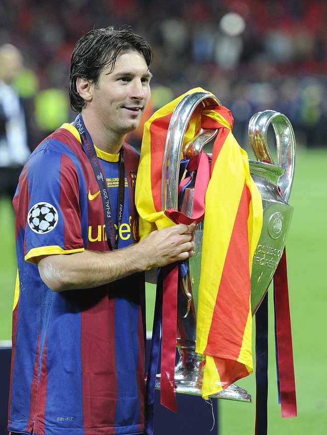 Toàn bộ sự nghiệp vĩ đại của Messi tại Barcelona qua ảnh - Ảnh 13.