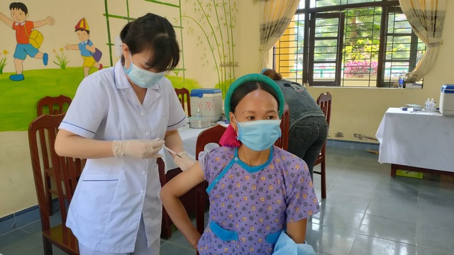 Huyện có tỷ lệ tiêm vắc xin COVID-19 cao nhất Việt Nam, đã tiêm Sinopharm cho 80% người trên 18 tuổi: Chúng tôi chỉ nói “3 thật”! - Ảnh 5.