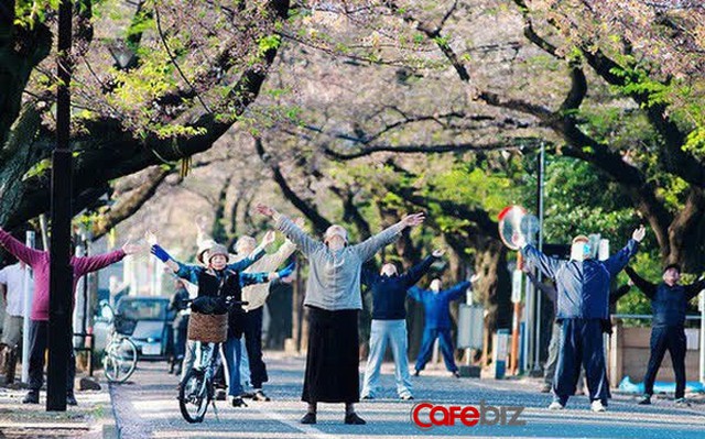 Sống khoa học như người Bản: Dù lười tập thể dục nhưng tuân thủ dinh dưỡng 2 ít, đảm bảo vừa khoẻ, vừa trẻ, vừa trường thọ  - Ảnh 3.
