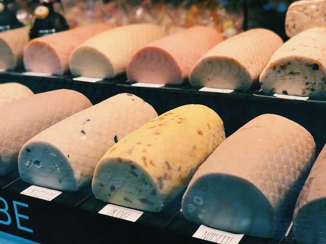 Một vòng khám phá Brugge, Bỉ trước Covid-19: Thành phố đẹp như tranh, những con kênh  thơ mộng uốn quanh những toà nhà cổ kính - Ảnh 12.