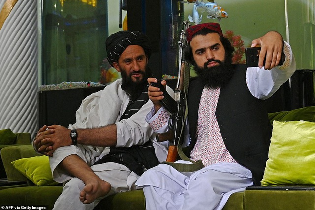  Taliban lác mắt vì cung điện xa hoa bậc nhất của cựu Phó tổng thống Afghanistan: Chỗ nào cũng sặc mùi tiền - Ảnh 3.
