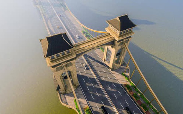 Cây cầu 8.900 tỷ đồng nối quận Hoàn Kiếm với Long Biên chạy qua địa phận những phường nào?