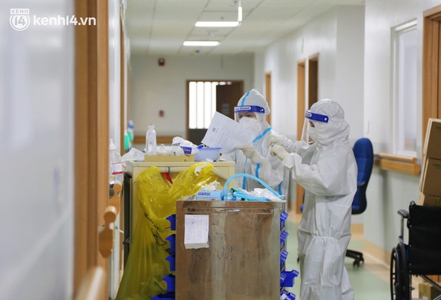 Gặp lại “bác sĩ 91” từng chữa trị cho phi công người Anh: “Đỉnh điểm một ngày chúng tôi tiếp nhận 70 bệnh nhân nguy kịch” - Ảnh 9.