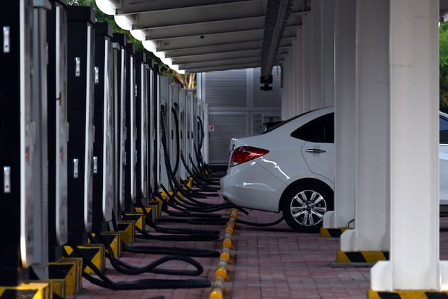 Sau khi ‘sửa sang’ lĩnh vực công nghệ, Bắc Kinh đang hướng tới chỉnh đốn thị trường xe điện, liệu Elon Musk có lo sợ? - Ảnh 1.