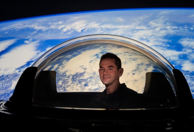  Ngắm nhìn Trái Đất và vũ trụ từ ý tưởng tàu vũ trụ Dragon Cupola mới của SpaceX - Ảnh 1.