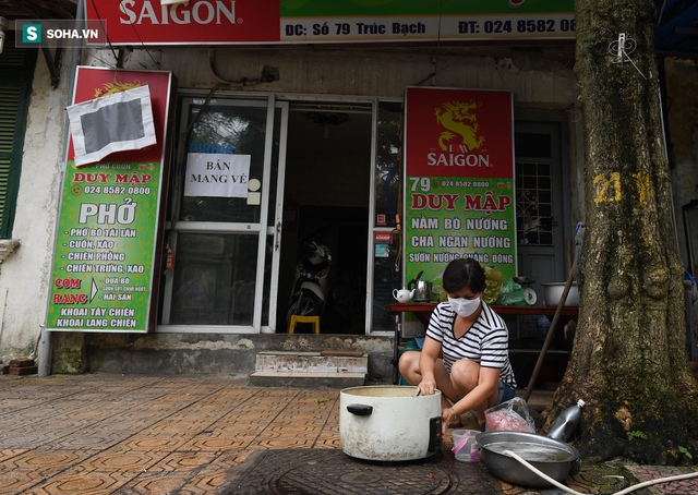  Được bán mang về, chủ quán ăn ở Hà Nội chỉ dám làm số lượng ít để thăm dò - Ảnh 1.