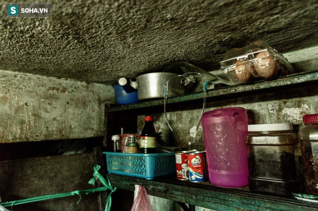 Hai mẹ con sống dưới gầm cầu thang suốt 23 năm: “Bố đột quỵ, mẹ đột quỵ, mai mốt con có thế không?” - Ảnh 6. Hai mẹ con sống dưới gầm cầu thang suốt 23 năm: “Bố đột quỵ, mẹ đột quỵ, mai mốt con có thế không?” - Ảnh 6.