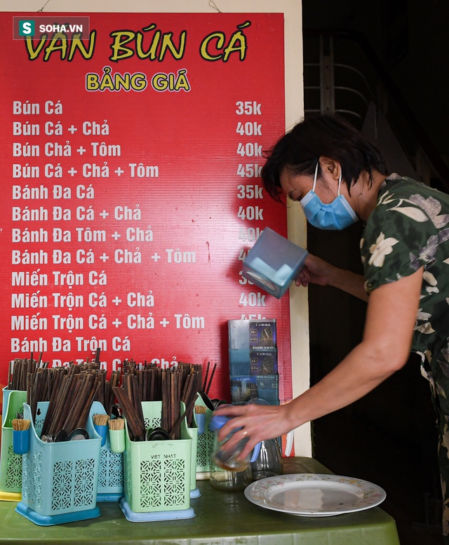  Được bán mang về, chủ quán ăn ở Hà Nội chỉ dám làm số lượng ít để thăm dò - Ảnh 8.