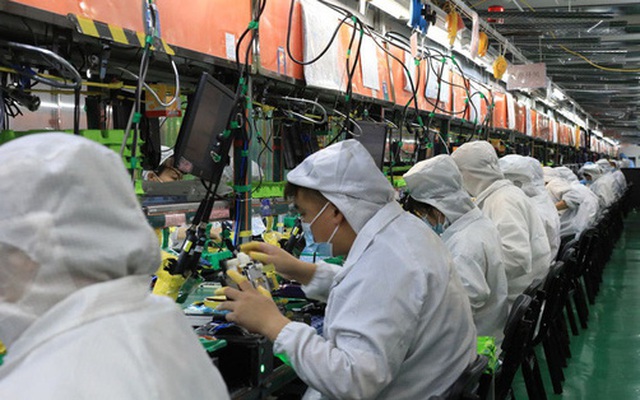 Nhà máy Foxconn ở Trịnh Châu tuyển dụng hàng trăm nghìn công nhân với mức thưởng cao kỷ lục. Ảnh: VCG
