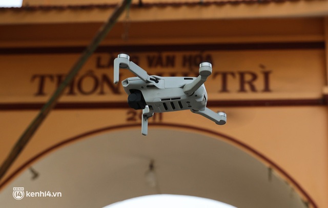  Ảnh: Cận cảnh địa phương đầu tiên tại Hà Nội sử dụng flycam giám sát người dân tại khu vực phong toả - Ảnh 5.