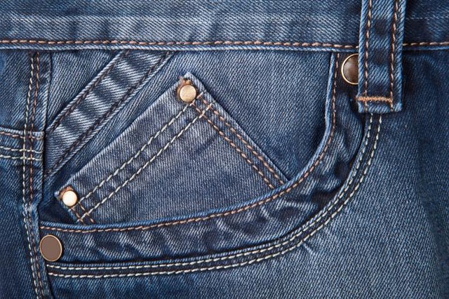 Bạn đã từng thắc mắc tại sao lại có một chiếc túi nhỏ ở túi trước của quần jean? - Ảnh 1.