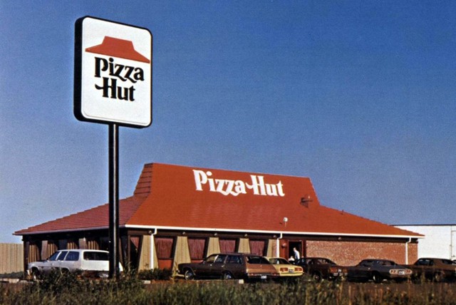 Pizza đại chiến: Sự sa lầy của ông hoàng Pizza Hut trước Domino’s trong mùa dịch Covid-19 - Ảnh 2.