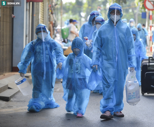  Hơn 1000 người dân tại ổ dịch có gần 600 ca mắc Covid-19 ở Hà Nội về nhà sau gần 1 tháng đi cách ly - Ảnh 10.