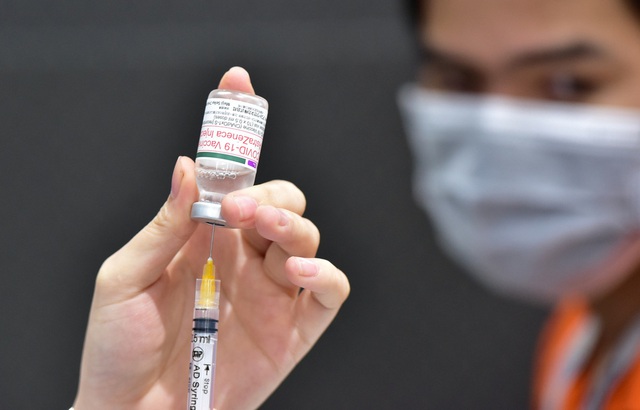  Tỷ lệ tiêm vắc xin đạt 86,51%, TP HCM có nên lới lỏng giãn cách? Chuyên gia phân tích giải pháp an toàn - Ảnh 1.