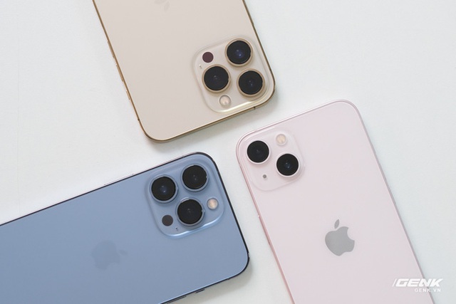 Dịch COVID-19 tại Việt Nam khiến iPhone 13 chậm đến tay người dùng - Ảnh 1. Dịch COVID-19 tại Việt Nam khiến iPhone 13 chậm đến tay người dùng - Ảnh 1.