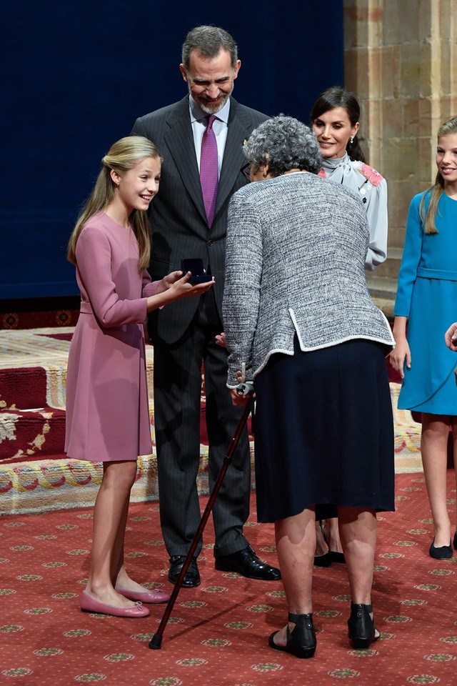 Nàng công chúa HOT nhất hiện nay: 15 tuổi đã nắm trong tay vận mệnh của đất nước, đánh bại con gái nhà Công nương Kate - Ảnh 8.