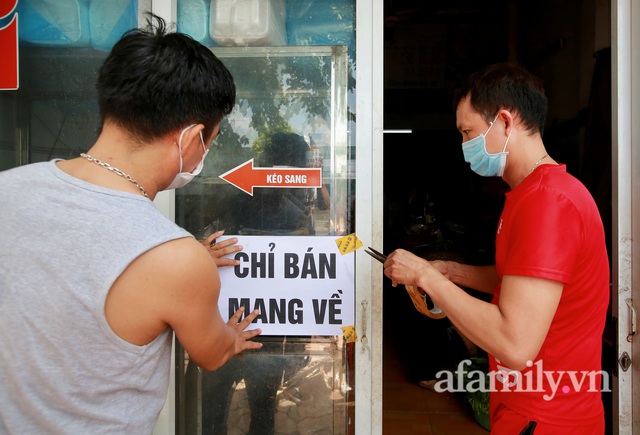 Người dân vùng xanh ở Gia Lâm phấn khởi ngày hàng quán được mở cửa trở lại: Vui hơn nhặt được tiền! - Ảnh 3.