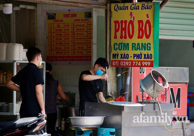 Người dân vùng xanh ở Gia Lâm phấn khởi ngày hàng quán được mở cửa trở lại: Vui hơn nhặt được tiền! - Ảnh 7.