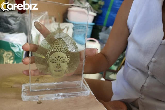 Mẹ đơn thân mưu sinh từ làm tranh lá bồ đề trong Covid-19 - Ảnh 10.