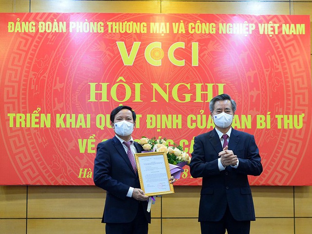 Ông Phạm Tấn Công thay ông Vũ Tiến Lộc làm Chủ tịch VCCI  - Ảnh 1.