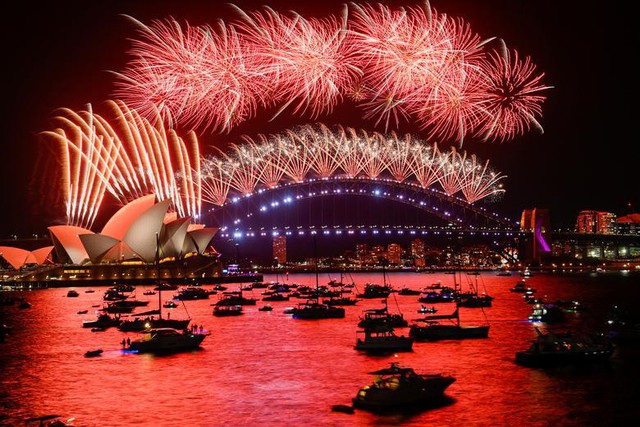 Không khí đón Năm mới 2022 trên khắp thế giới - Ảnh 1.