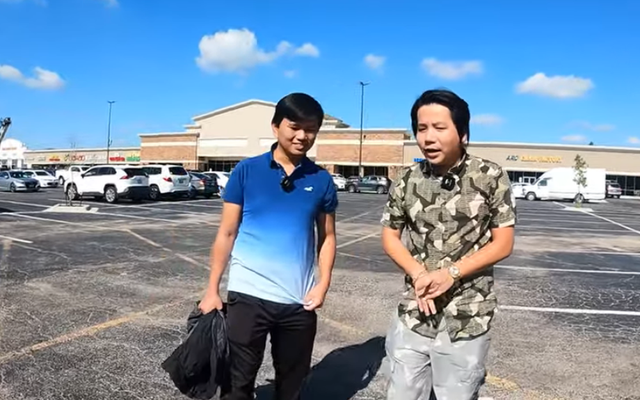 Video mua máy bay và mở nhà hàng lẩu cùng Vương Phạm đã bị Khoa Pug xóa thẳng tay trên kênh YouTube? - Ảnh 1.