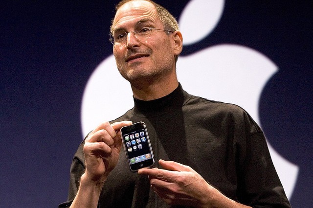 Tròn 15 năm ngày iPhone ra mắt: Kẻ dẫn đầu xu thế từng bị giới công nghệ chê cười - Ảnh 1.
