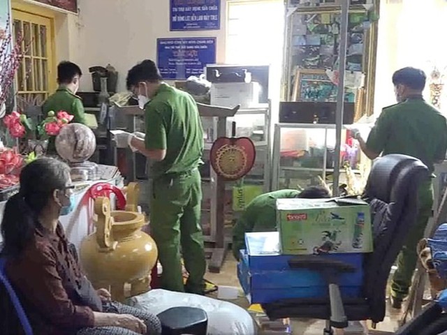  Ông Lê Tùng Vân và 3 đồ đệ hợp tác, không chống đối quá trình điều tra - Ảnh 1.