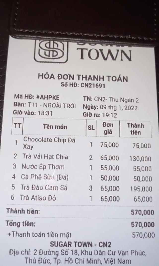 BIẾN CĂNG: TikToker tố tiệm bánh nước của Việt Hương thái độ phục vụ tệ, giá đắt mà dở, dân mạng ùa vào bênh vực quán vì một lý do BÀ TRÙM DRAMA - Ảnh 11.
