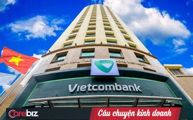 Năm 2021 rực rỡ của Vietcombank: Chốt sổ lợi nhuận “đạt KPI” 25.000 tỷ đồng, tỷ lệ dự phòng bao nợ xấu cao nhất ngành tới 424% - Ảnh 1.