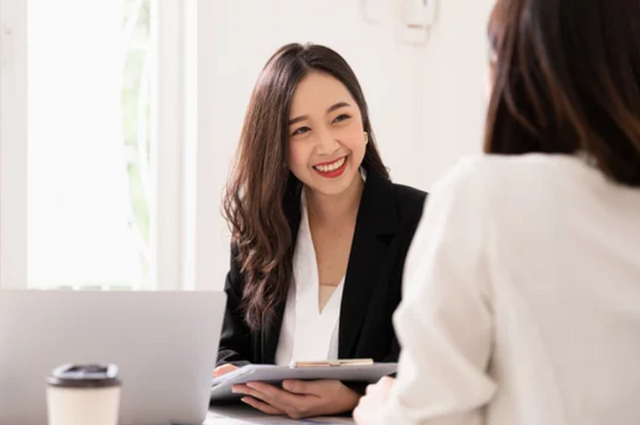 Câu hỏi: Nhặt được 30 triệu nhưng chủ nhân của số tiền khẳng định mất 50 triệu, bạn sẽ làm thế nào? Ứng viên trả lời quá thông minh - Ảnh 1. Câu hỏi: Nhặt được 30 triệu nhưng chủ nhân của số tiền khẳng định mất 50 triệu, bạn sẽ làm thế nào? Ứng viên trả lời quá thông minh - Ảnh 1.