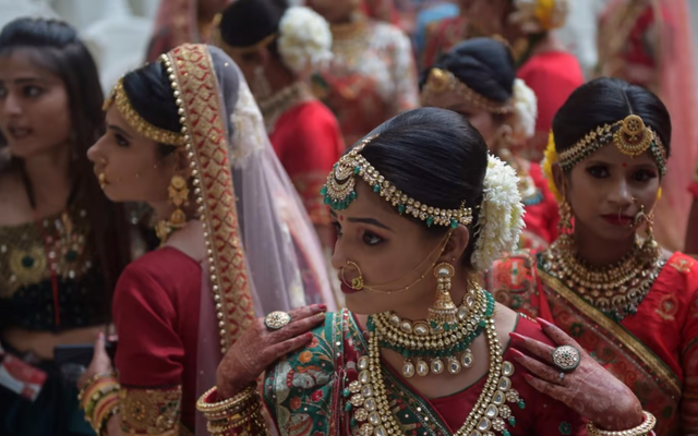 Tình trạng kết hôn vội vã được thấy ở phần lớn các tiểu bang sau khi giới chức Ấn Độ đề xuất Dự luật cấm tảo hôn mới 2021.