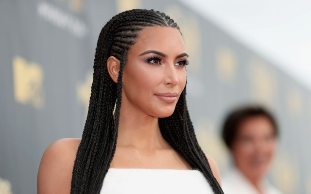 Kim Kardashian, Floyd Mayweather dính cáo buộc "lùa gà" tiền ảo