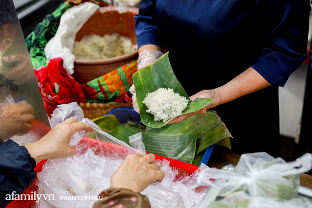 Người phụ nữ tay trắng tạo nên thương hiệu bánh khúc nổi tiếng nhất nhì Hà Nội nhờ quan điểm khác người về kinh doanh - Ảnh 11. Người phụ nữ tay trắng tạo nên thương hiệu bánh khúc nổi tiếng nhất nhì Hà Nội nhờ quan điểm khác người về kinh doanh - Ảnh 11.