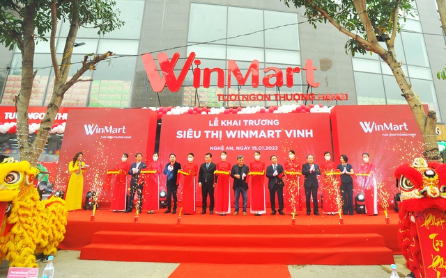 Khai trương siêu thị đầu tiên với tên WinMart tại TP.Vinh.